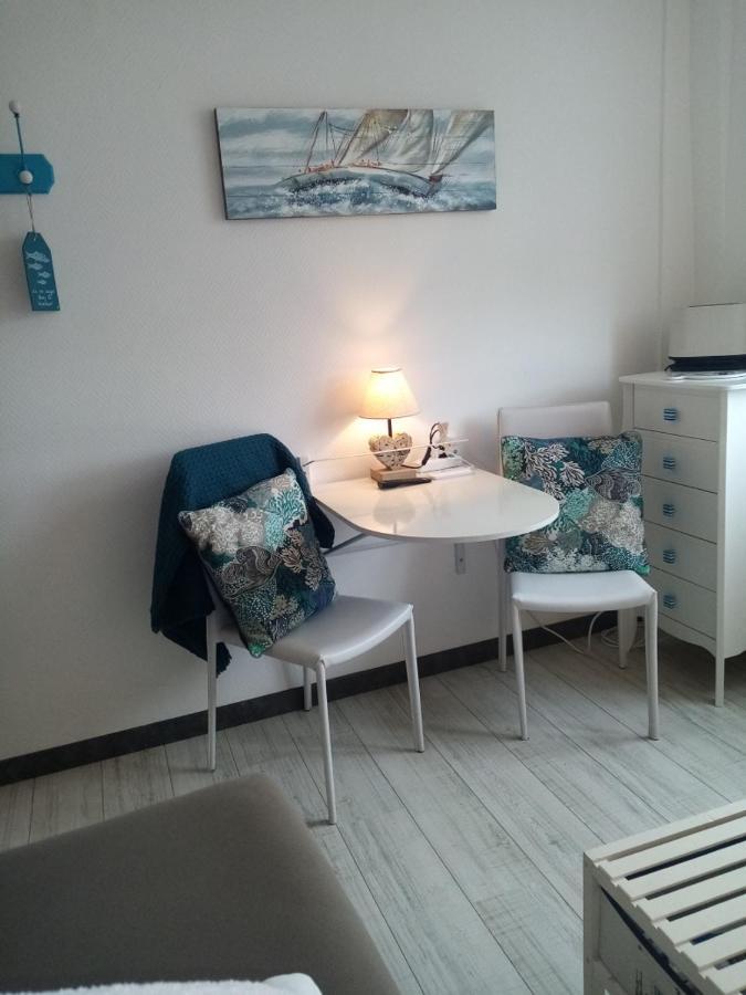 Le Petit Cabourg De La Cour Normande Studio Coeur De Ville -1 A 2 Personness Eksteriør bilde